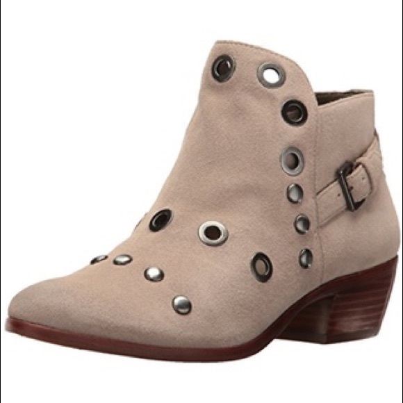 Sam Edelman Women’s Pedra Ankle Bootie Putty Suede - Picture 2 of 7